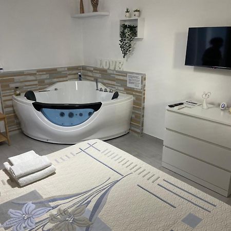 Vila La Chicca Sul Mare Bari Exteriér fotografie